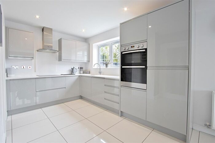 4 Bedroom Detached House For Sale In Staley Drive, Glapwell, Chesterfield, S44