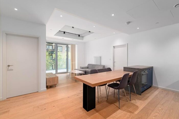 2 Bedroom Apartment To Rent In Goodluck Hope Walk, E14