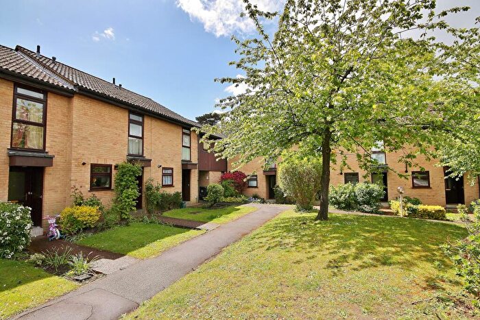 Apartment For Sale In Inkerman Road, Knaphill, Woking, Surrey, GU21