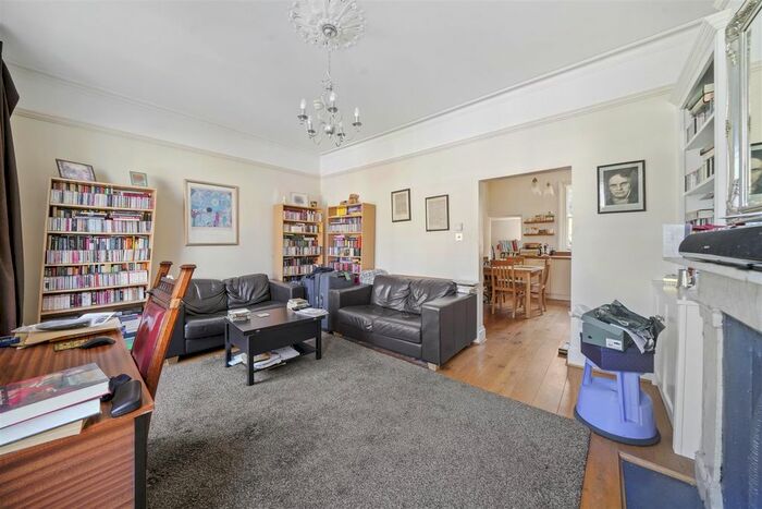 1 Bedroom Flat For Sale In Disraeli Road, London, SW15