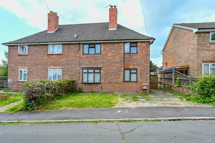 4 Bedroom Semi-Detached House To Rent In Woodside Road, Westborough, Guildford, GU2