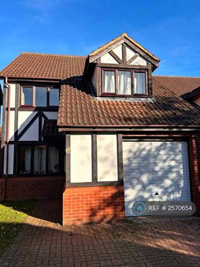 3 Bedroom Detached House To Rent In Paxton Crescent, Shenley Lodge, Milton Keynes, MK5