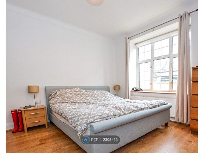 1 Bedroom Flat To Rent In Sheen Road, Richmond, TW9