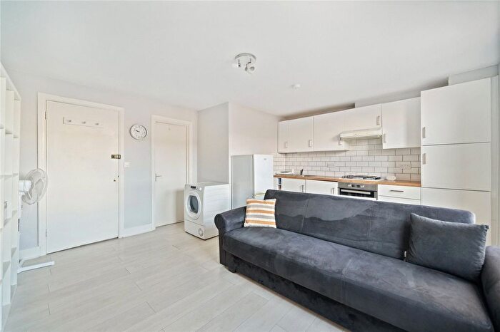 1 Bedroom Flat To Rent In London Road, London, SW17