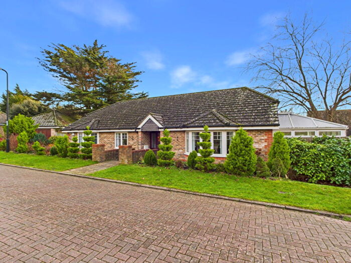3 Bedroom Detached Bungalow For Sale In Roundwood, High Salvington, Worthing, BN13