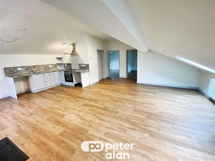 2 Bedroom Flat To Rent In Llwydcoed, Aberdare, CF44
