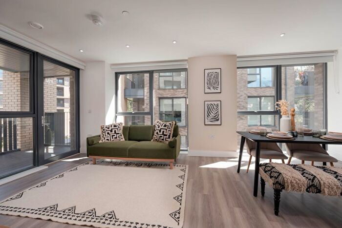2 Bedroom Flat For Sale In The Crescent Collection, Greenwich, SE10