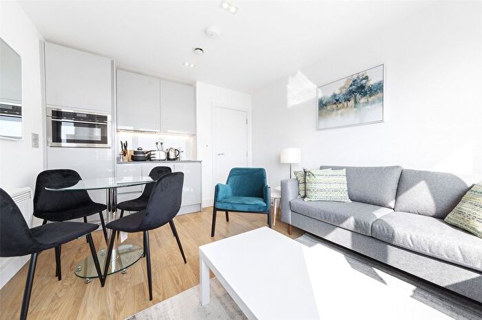 1 Bedroom Flat To Rent In Laporte Way, Luton, Bedfordshire, LU4