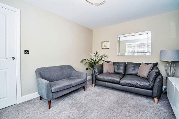 4 Bedroom Detached House For Sale In Tippler Drive, Stanley, Wakefield, WF3