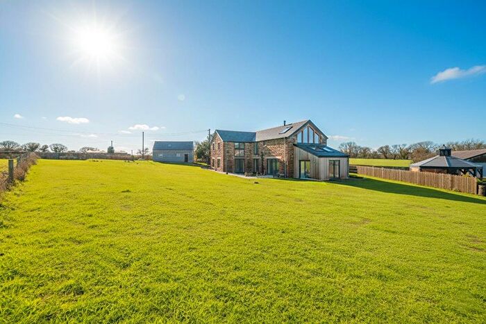4 Bedroom Barn Conversion For Sale In Trerulefoot, Saltash, PL12