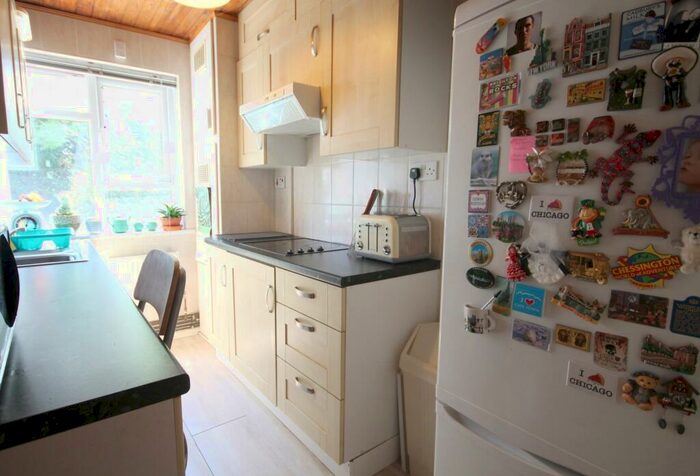 1 Bedroom Flat To Rent In Ivy Court, Leighton Grove, Kentish Town, NW5