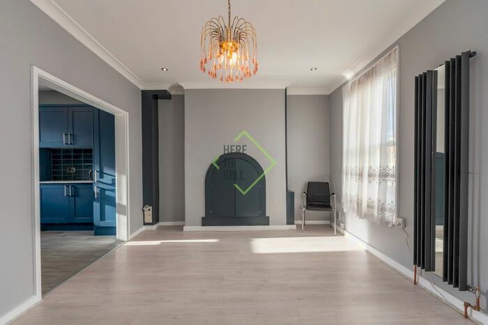 2 Bedroom Flat To Rent In Mayes Road, Wood Green, N22