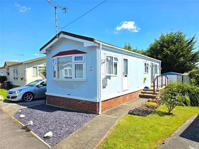 1 Bedroom Bungalow For Sale In Main Street, The Dome Village, Hockley, Essex, SS5