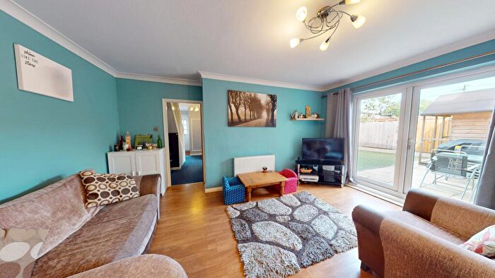 3 Bedroom End Of Terrace House For Sale In Crawley Close, Corringham, Stanford-Le-Hope, Essex, SS17