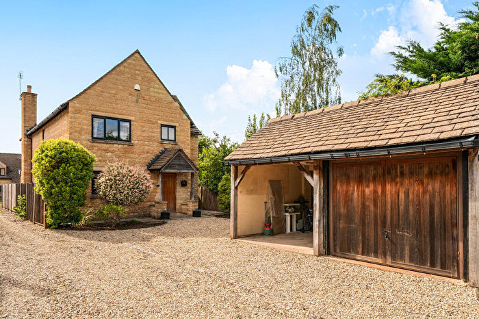 4 Bedroom Detached House For Sale In New Road, Cheltenham, GL52