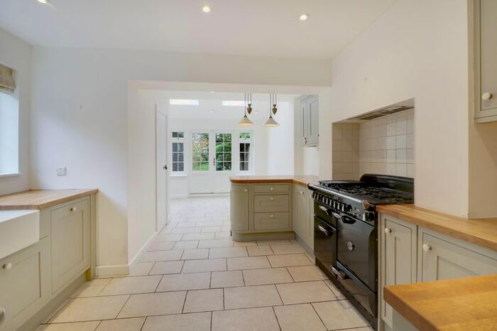 3 Bedroom Semi-Detached House To Rent In Updown Hill, Windlesham, GU20