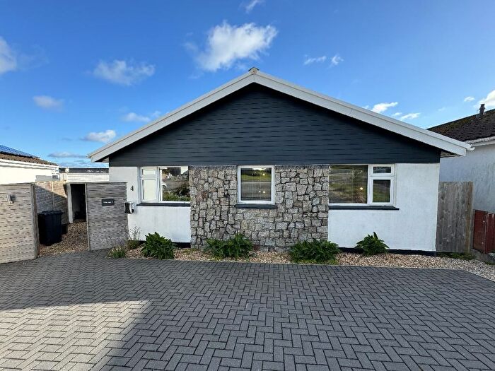 3 Bedroom Detached Bungalow To Rent In Barrepta Close, Carbis Bay, TR26