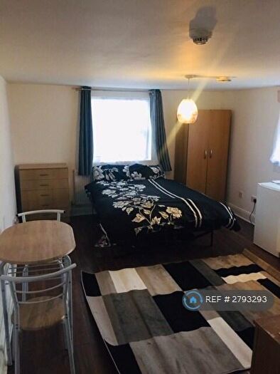 Studio To Rent In St Pauls Road, London, N17