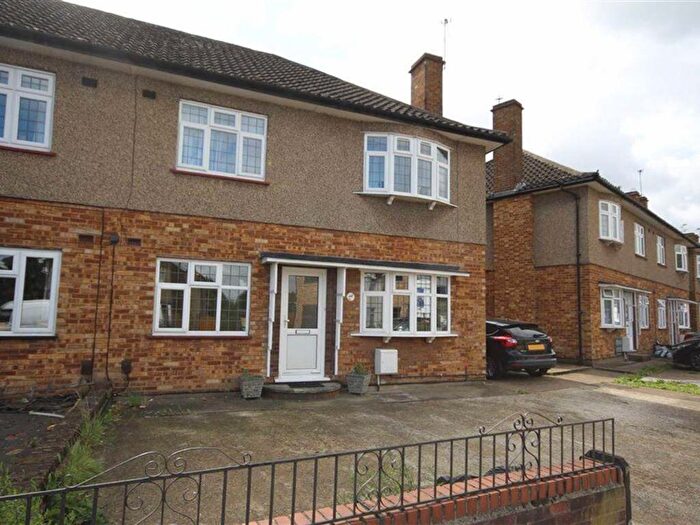 2 Bedroom Maisonette To Rent In Station Road, Gidea Park, RM2