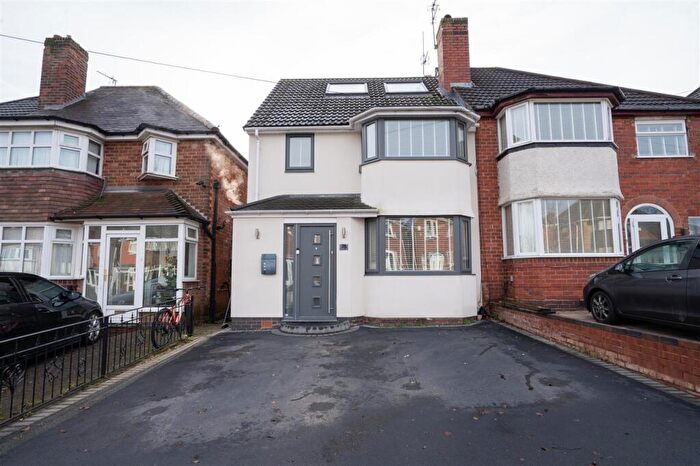 3 Bedroom Semi Detached House For Sale In Vibart Road, Birmingham, B26