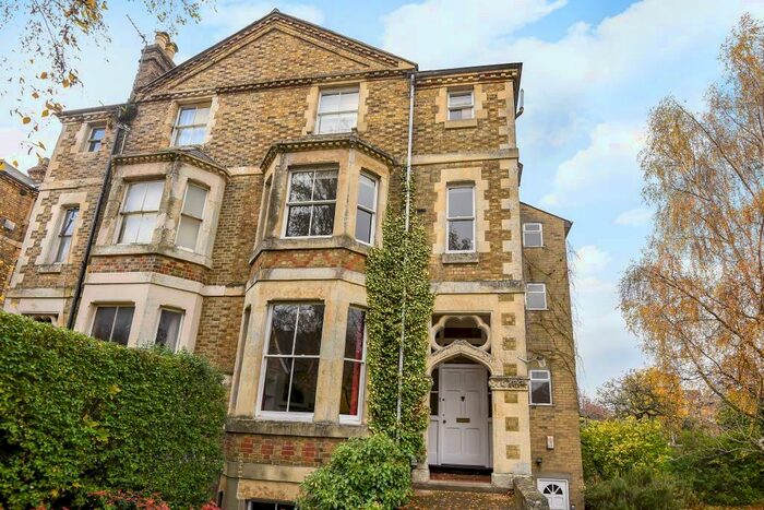 2 Bedroom Apartment To Rent In Warnborough Road, Summertown, OX2