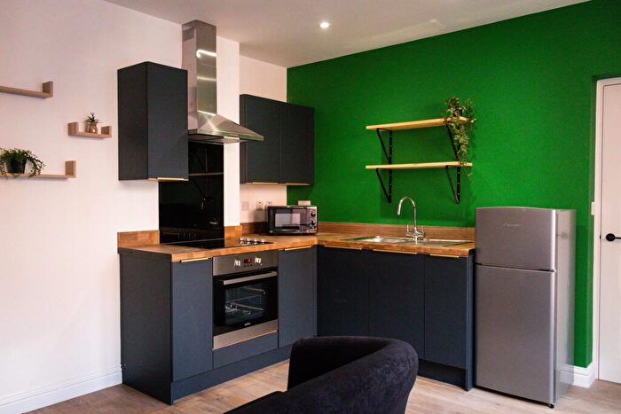 1 Bedroom Flat To Rent In City Centre // Bed Flat // Aug, LN2