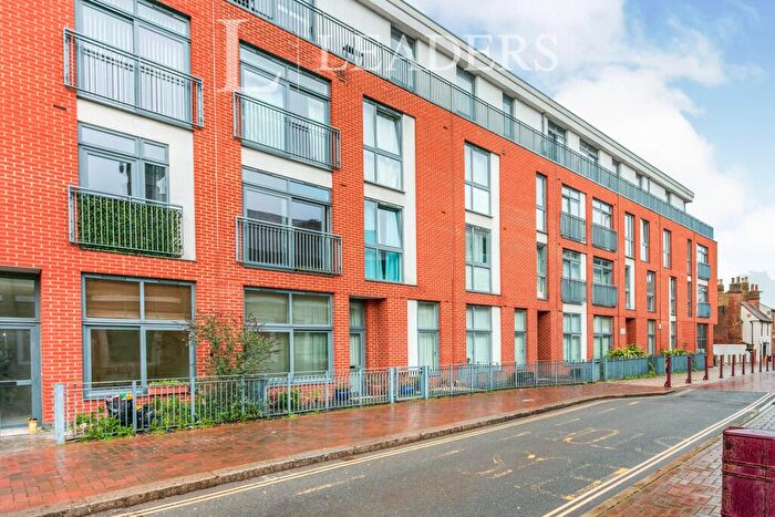 1 Bedroom Flat To Rent In Guildford Street, Chertsey, KT16