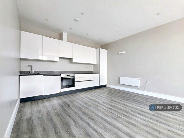 2 Bedroom Flat To Rent In Kingsbridge Court, Gravesend, DA11