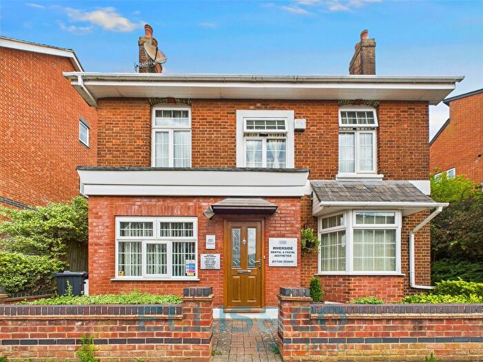 2 Bedroom Flat To Rent In Barden Road, Tonbridge, Kent, TN9