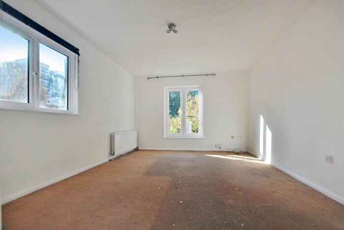 2 Bedroom Flat To Rent In Deans Gate Close, London, Forest Hill, SE23