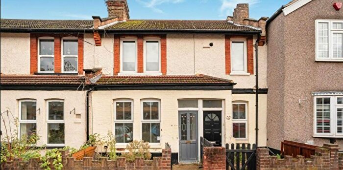 2 Bedroom Maisonette To Rent In Cowley Road, Wanstead, E11