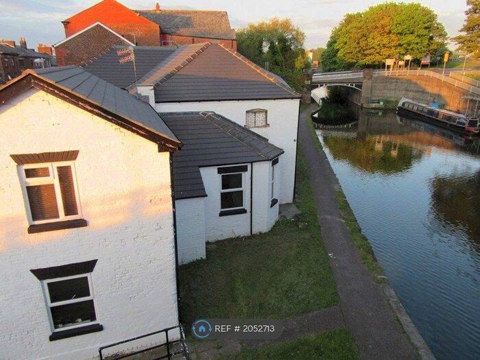 2 Bedroom Semi-Detached House To Rent In High Street, Runcorn, WA7