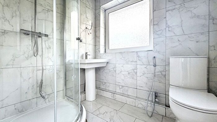 2 Bedroom Flat To Rent In Copy Of Winnipeg Drive, Cardiff, CF23