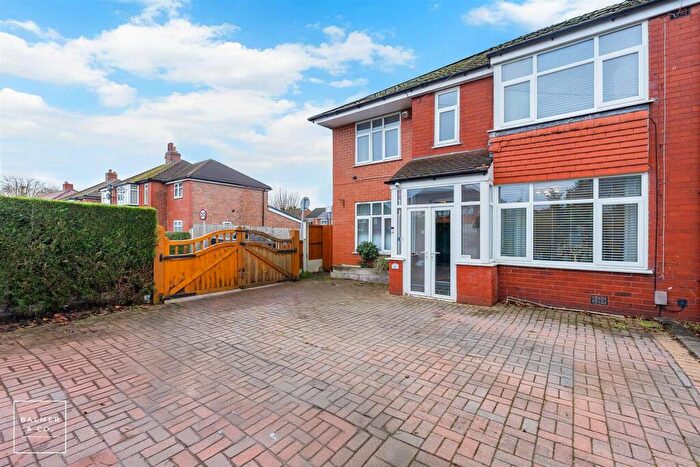 4 Bedroom Semi Detached House For Sale In Higher Green Lane, Astley, Tyldesley, M29