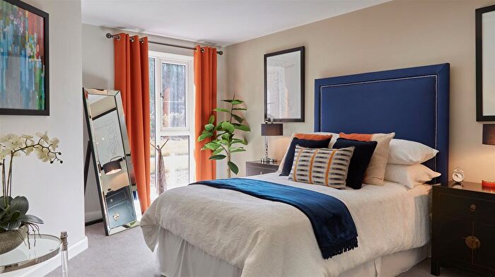 3 Bedroom Flat For Sale In Birmingham Road, Wylde Green, Sutton Coldfield, B72