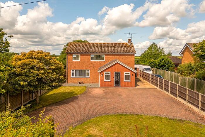 4 Bedroom Detached House For Sale In Newark Road, Bassingham, Lincoln, LN5