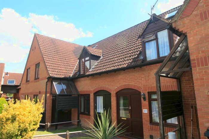 2 Bedroom Terraced House To Rent In Ridings Mead - Martins Close, SP2