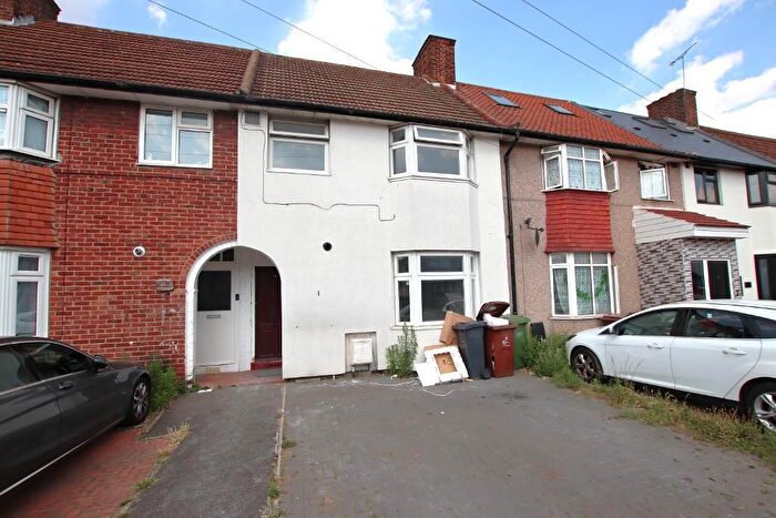 3 Bedroom Terraced House To Rent In Stevens Road, Dagenham, RM8