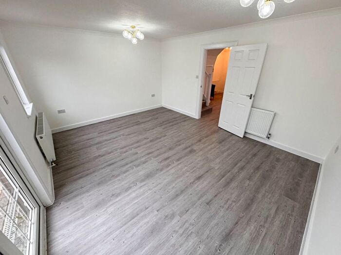 3 Bedroom Terraced House To Rent In Sycamore Field, Harlow, CM19