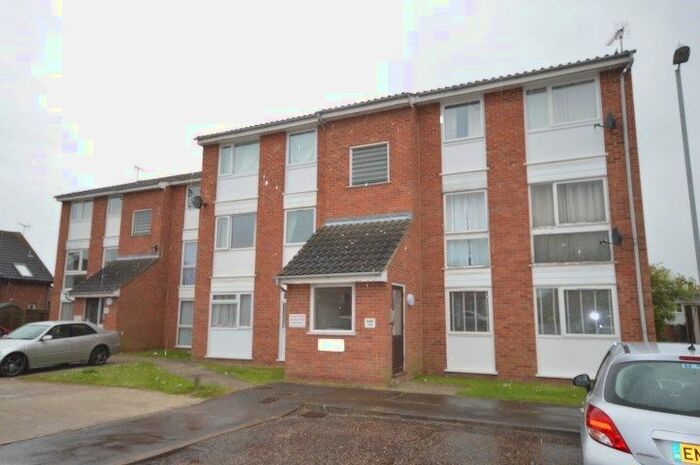 2 Bedroom Flat To Rent In Rembrandt Grove, Chelmsford, CM1