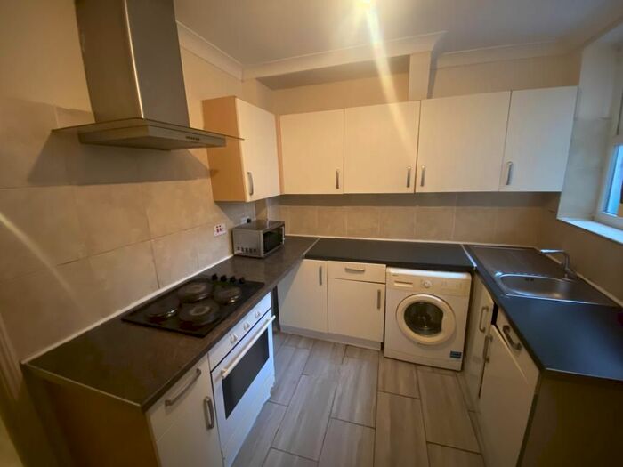 1 Bedroom Flat To Rent In The Polygon, Southampton, SO15