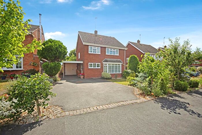 3 Bedroom Detached House For Sale In Green Farm End, Kineton, Warwick, CV35