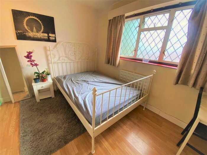 Studio To Rent In Green Lane, Northwood, HA6