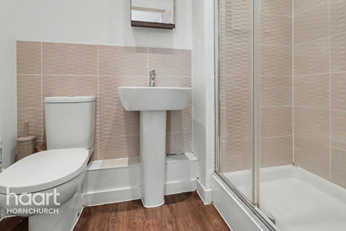 2 Bedroom Apartment To Rent In Lance Street, Rainham, RM13