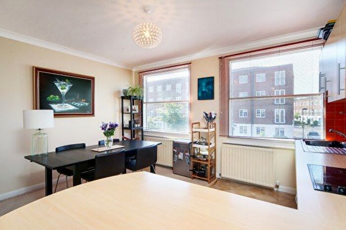 3 Bedroom Mews To Rent In Stanmore Road, Richmond, TW9