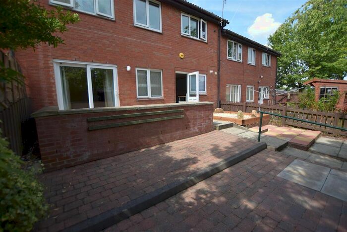 2 Bedroom Flat To Rent In Goldbrook Close, Heywood OL10