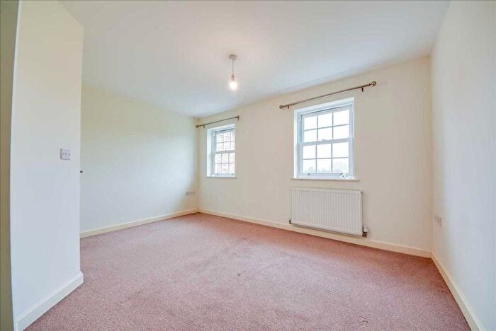 2 Bedroom Terraced House For Sale In Irthlingborough Road, Wellingborough, NN8