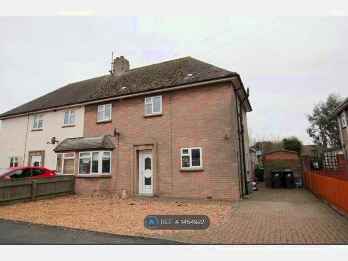4 Bedroom Semi-Detached House To Rent In Berry Green, Stretham, Ely, CB6