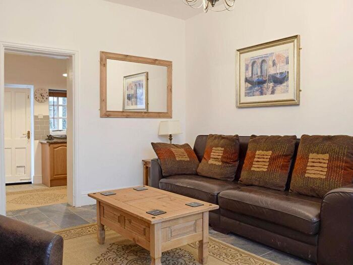 2 Bedroom Cottage To Rent In Hatton Bottom Lock, Warwick, CV35