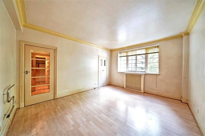 1 Bedroom Flat For Sale In Tavistock Square, London, WC1H